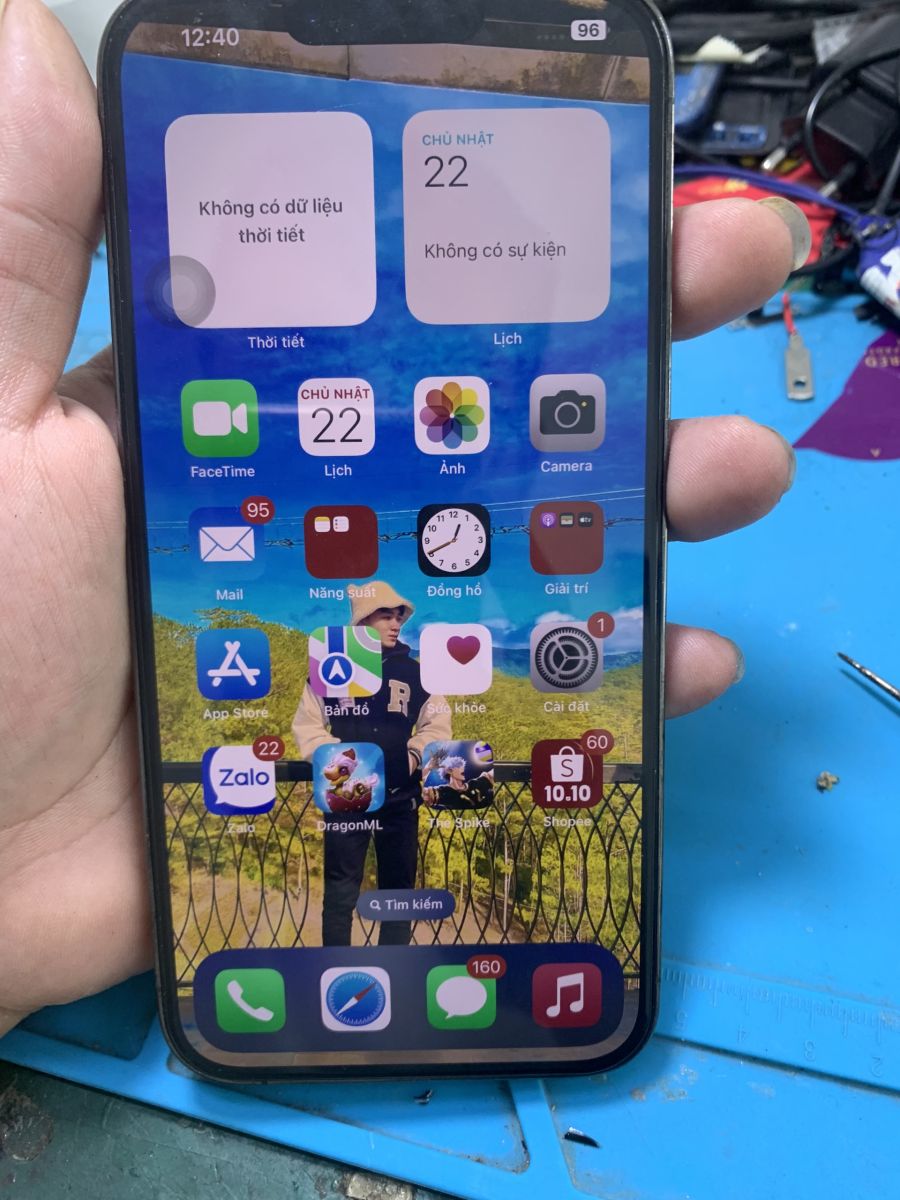 sửa lỗi màn hình xanh iphone 13 pro max cần giuộc